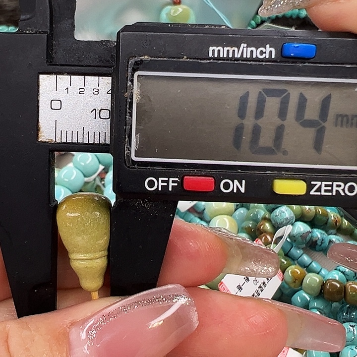 南红玛瑙未镶嵌耳饰