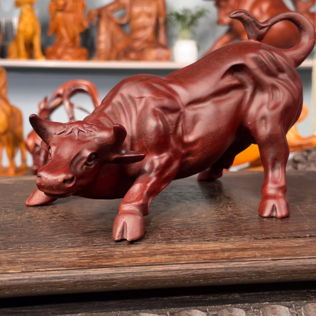 香樟木红木小斗牛车载桌面摆件
