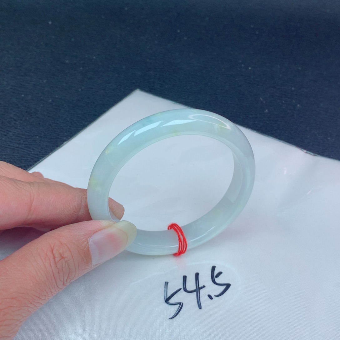 翡翠手镯未镶嵌翡翠手镯