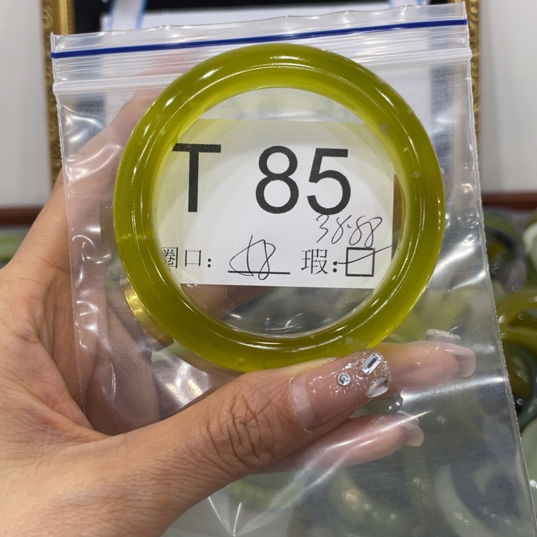 我***头蛇纹石玉未镶嵌手镯