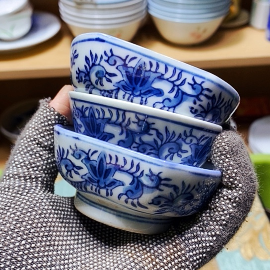 瓷片新年快乐。万事如意