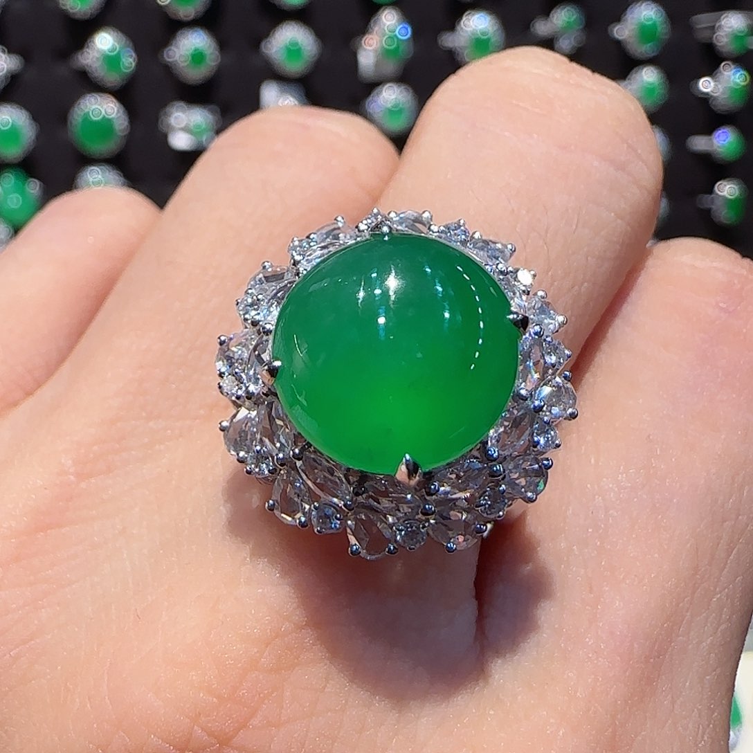 翡翠戒指18K金镶嵌戒指