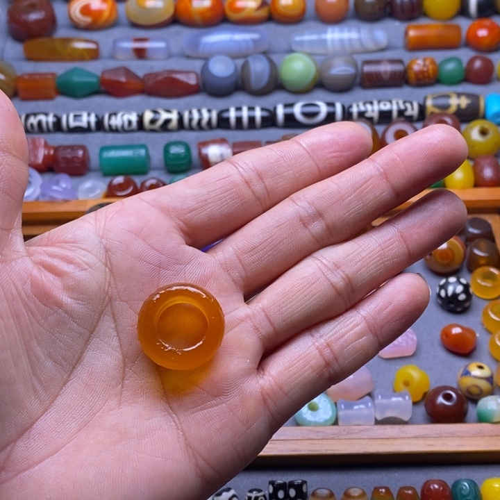 鲸****玛瑙/玉髓未镶嵌巴西玛瑙饰品桶珠