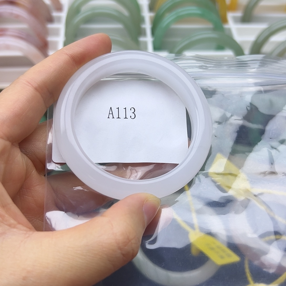 石英质玉未镶嵌手镯