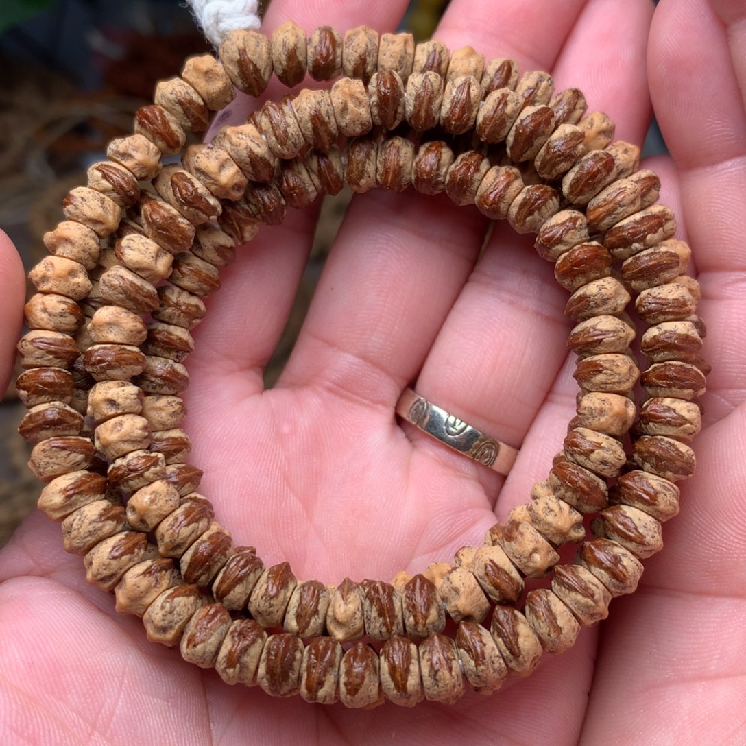 璐***l柏香籽/百香籽吊坠