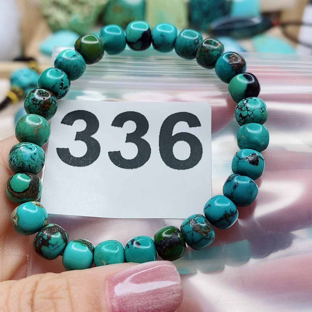 绿松石颈饰未镶嵌