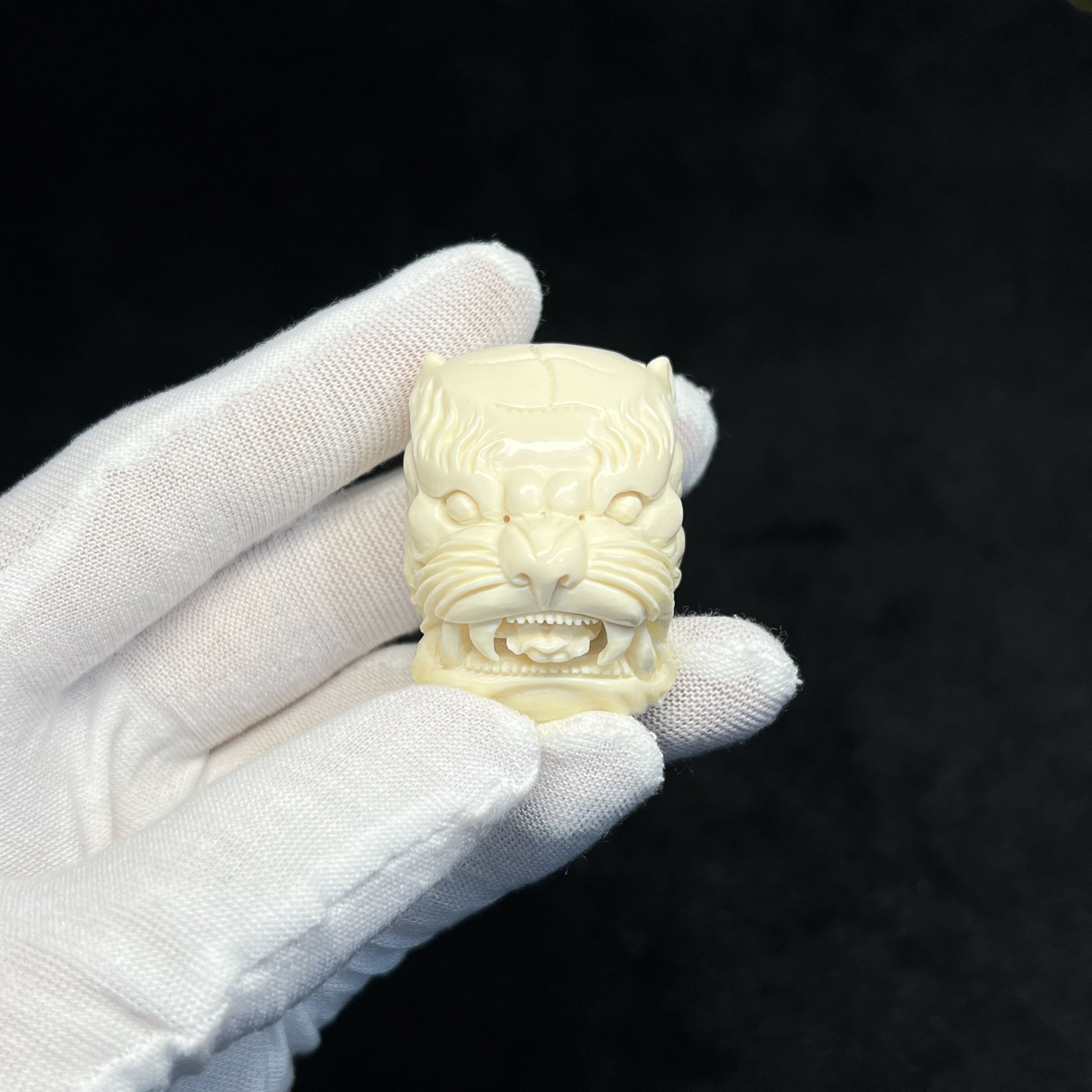 A0016小老虎头猛犸牙工艺品