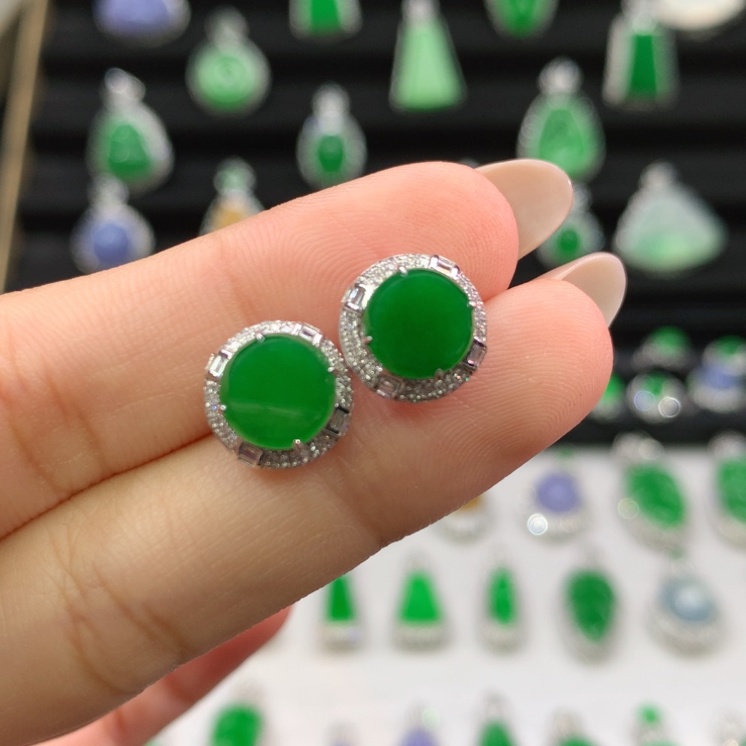 翡翠吊坠(不含链)18K金镶嵌