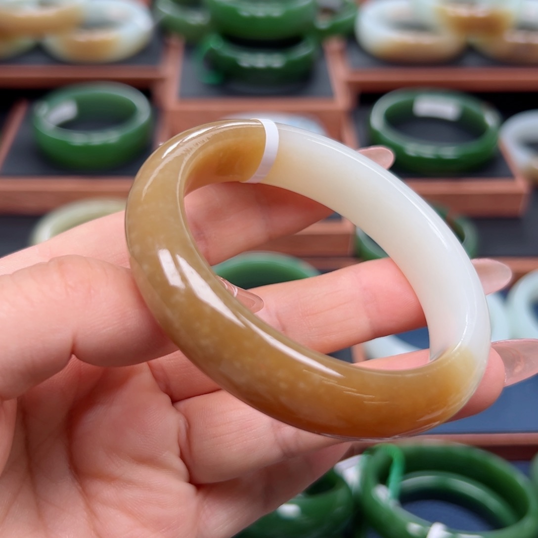 未镶嵌手镯和田玉（碧玉）5657圈口