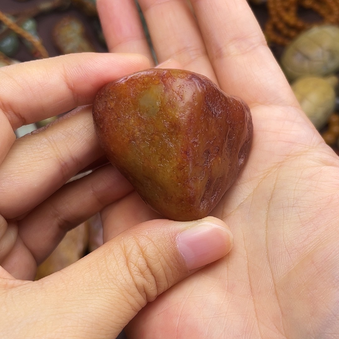满****颈饰未镶嵌岫岩河磨玉（透闪石质玉）