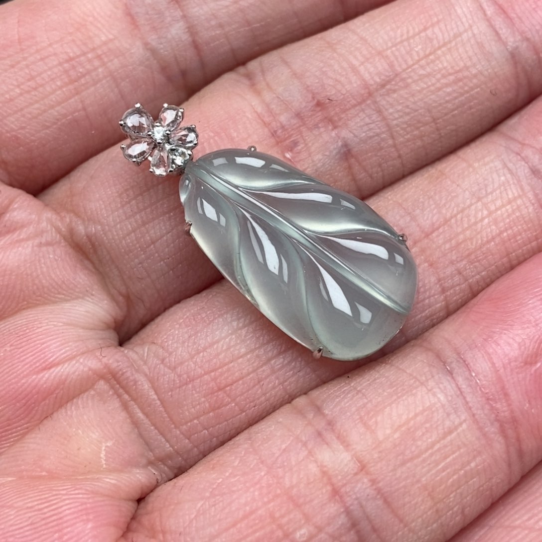 颈饰18K金镶嵌翡翠叶子