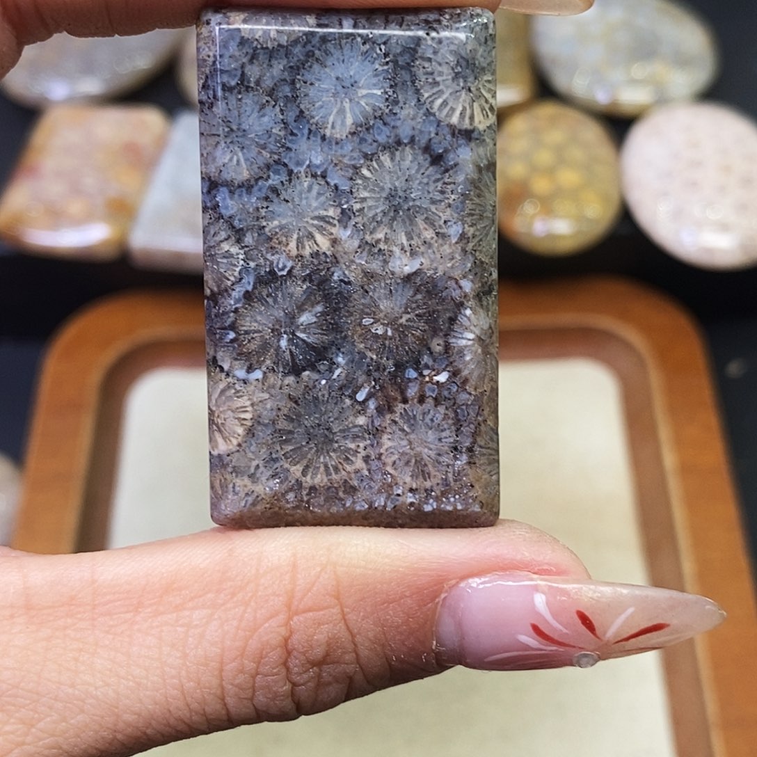 硅化玉颈饰合金清****洛