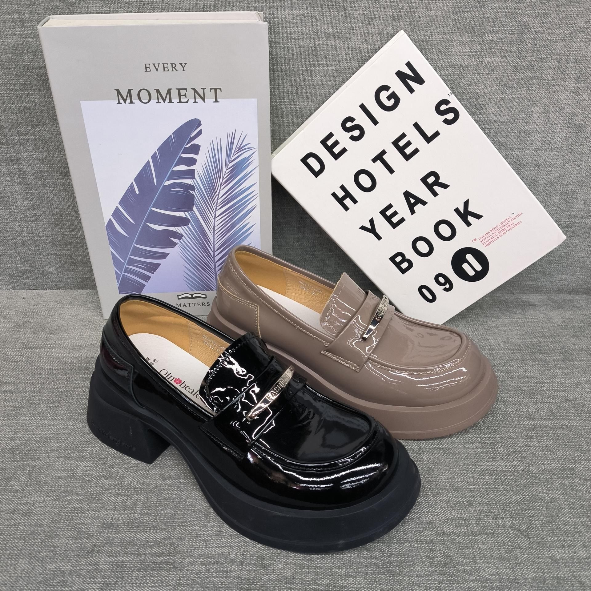 Qin&beale/千佰莉  全牛皮  牛漆皮 高端 时尚乐福  1451