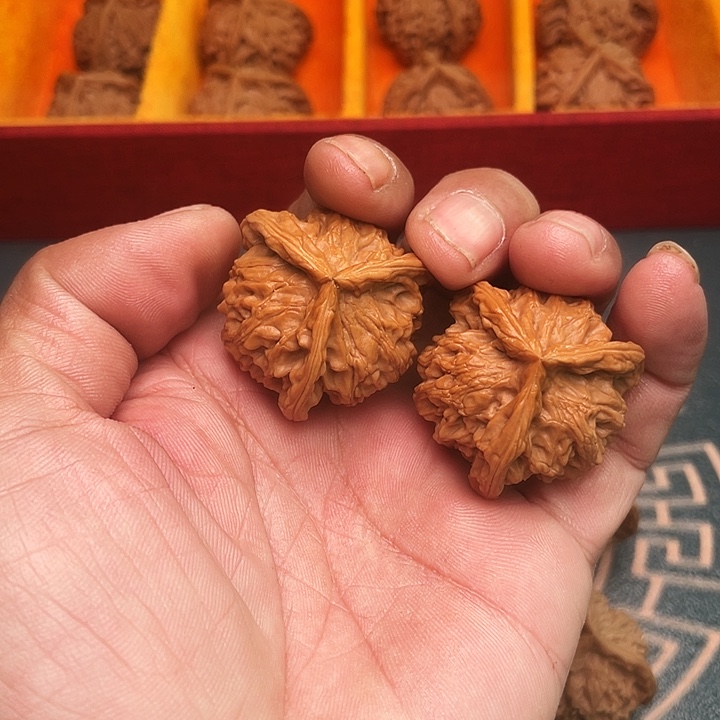 宸***成文玩核桃吊坠一图一物