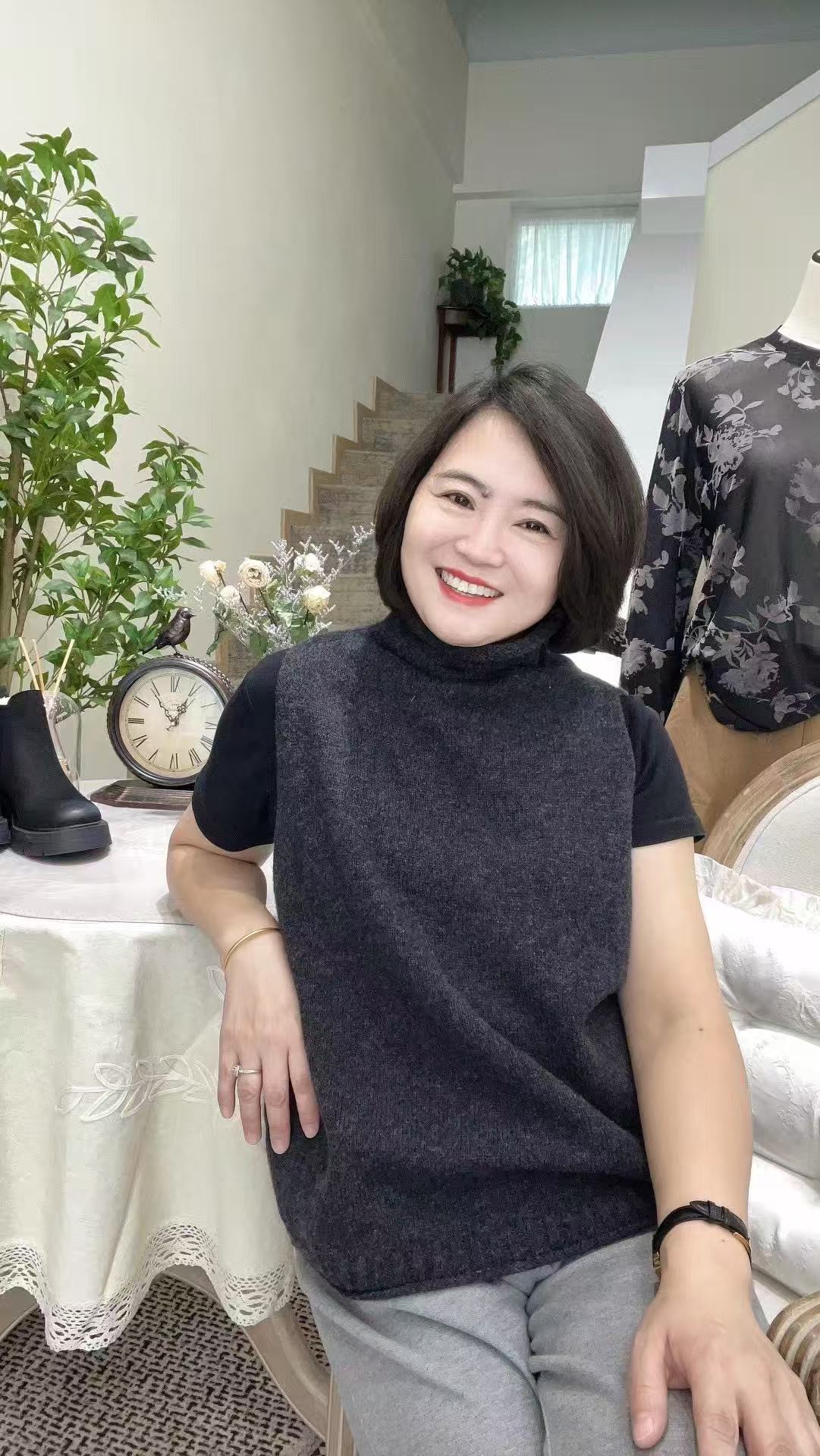 马甲常规款原创设计高领厚款女装