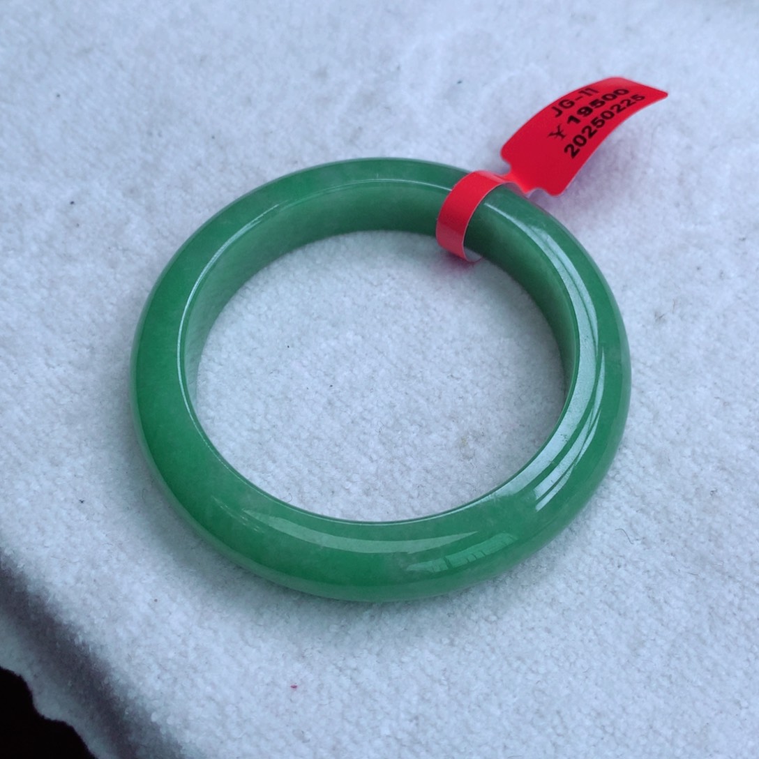 翡翠手镯未镶嵌陌*言翡翠