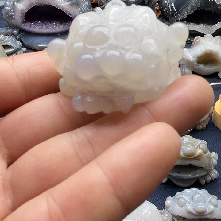 牧***仁石头金蟾家居摆件