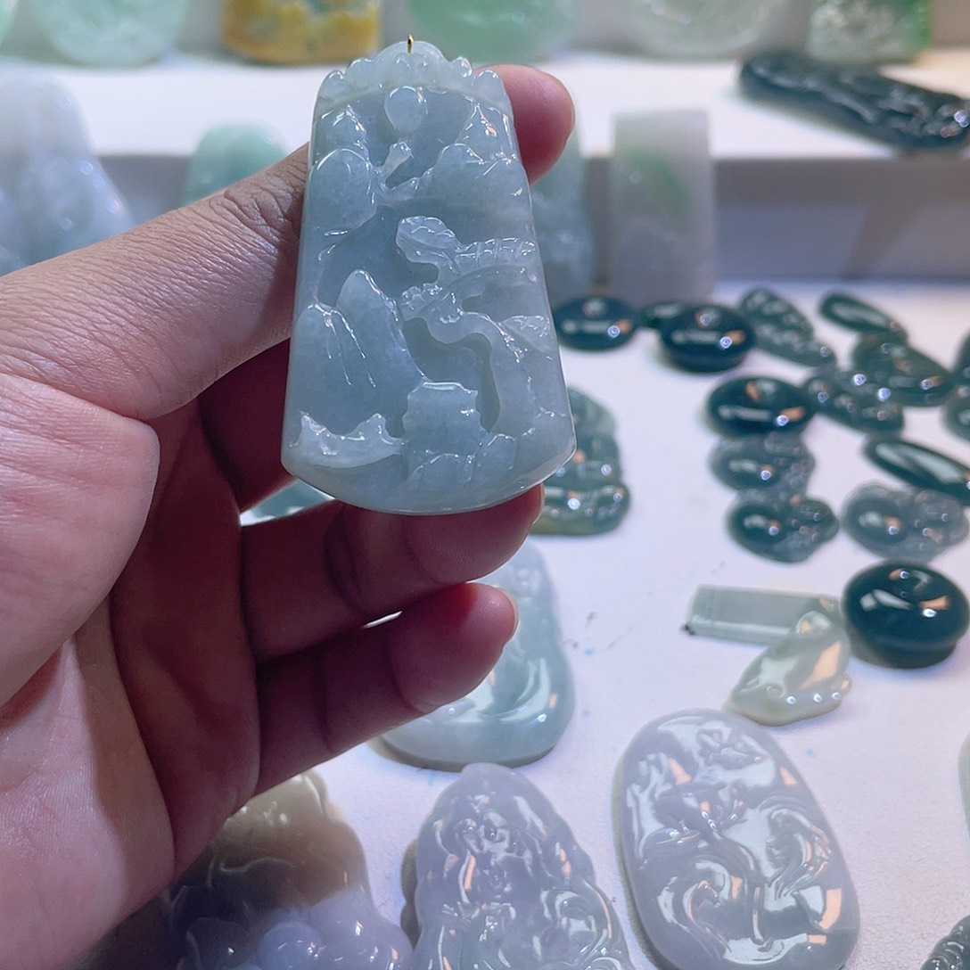 翡翠颈饰未镶嵌翡翠挂件