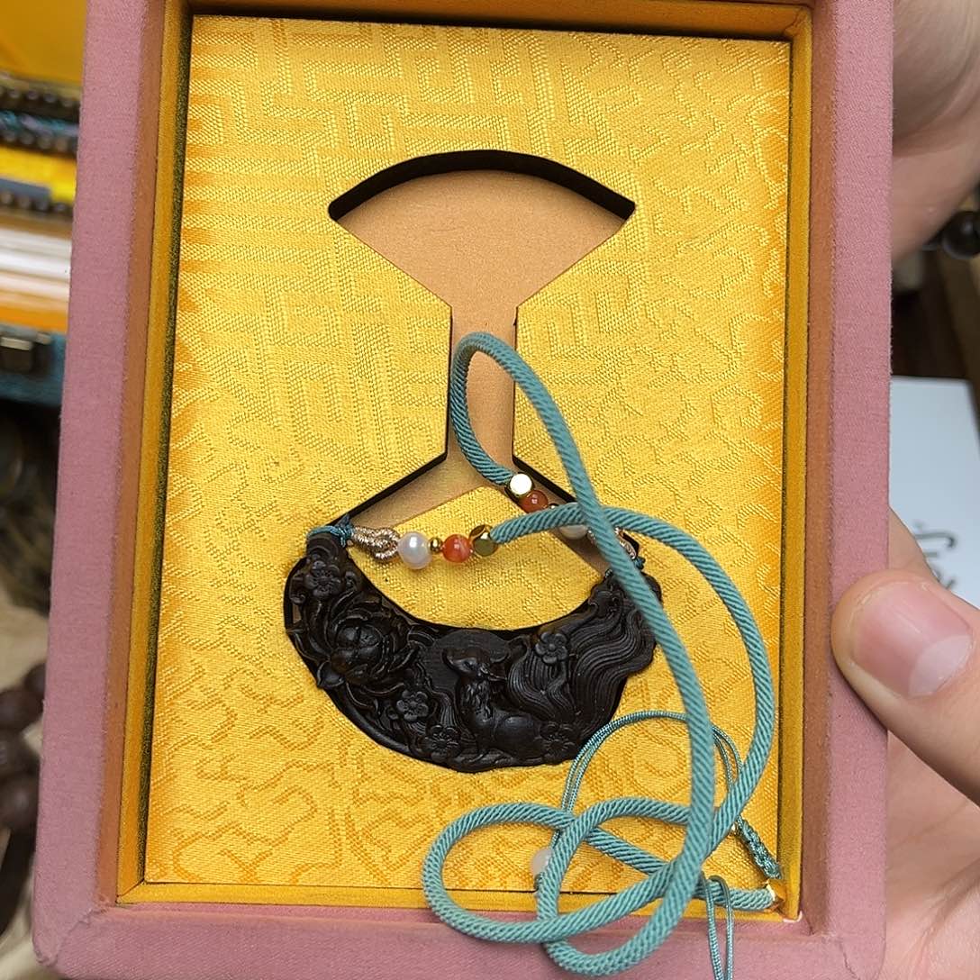 大叶紫檀（黑酸枝木类）