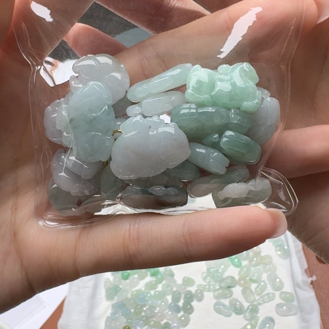 未镶嵌挂件翡翠福利1个，不包邮，拍邮费发货