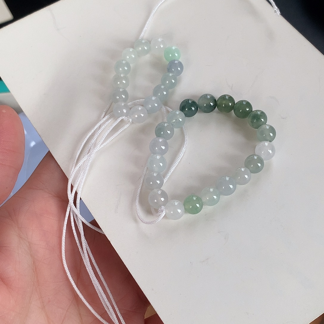 晓***昕翡翠未镶嵌颈饰珠子