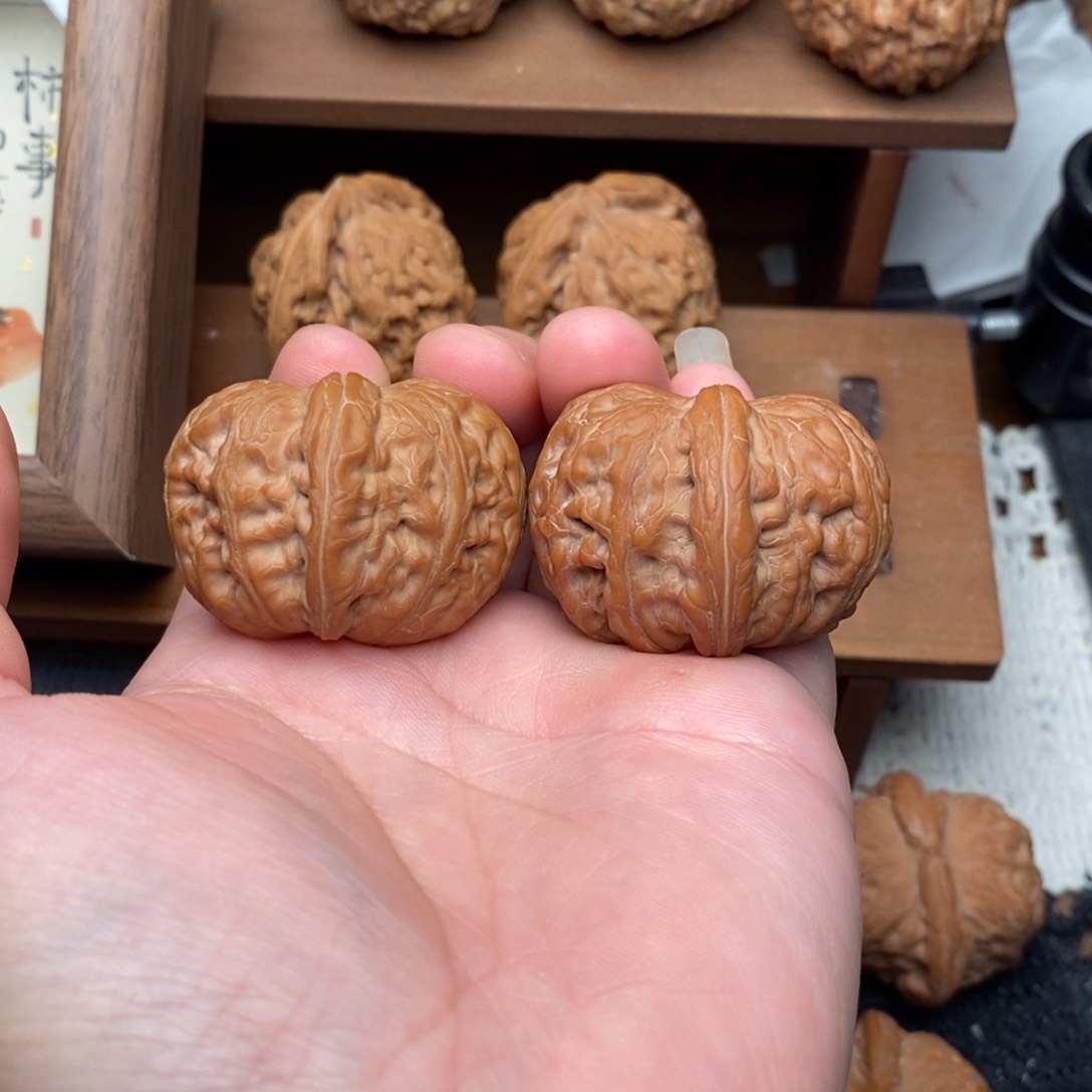 文玩核桃吊坠元宝40