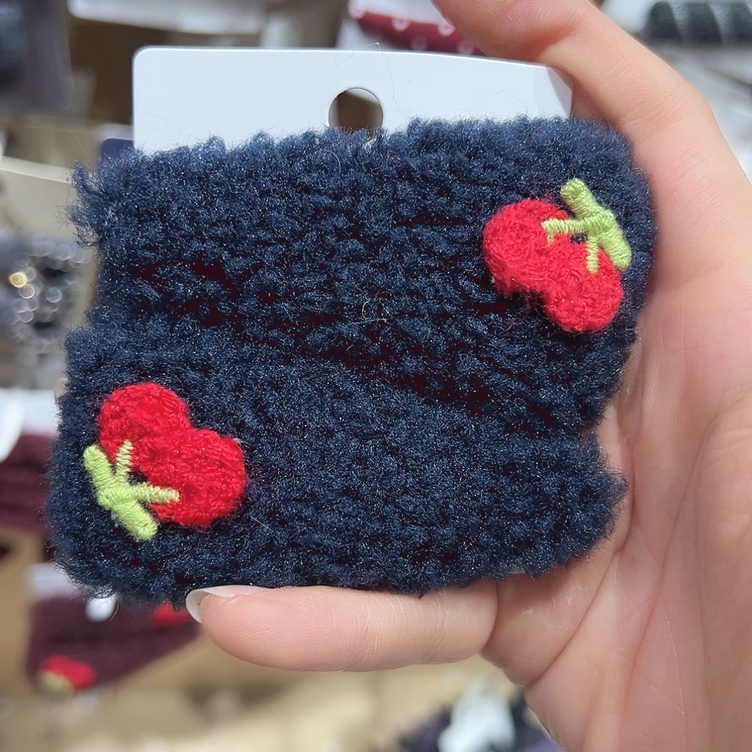 非金属樱桃蓝色毛毛掰掰夹