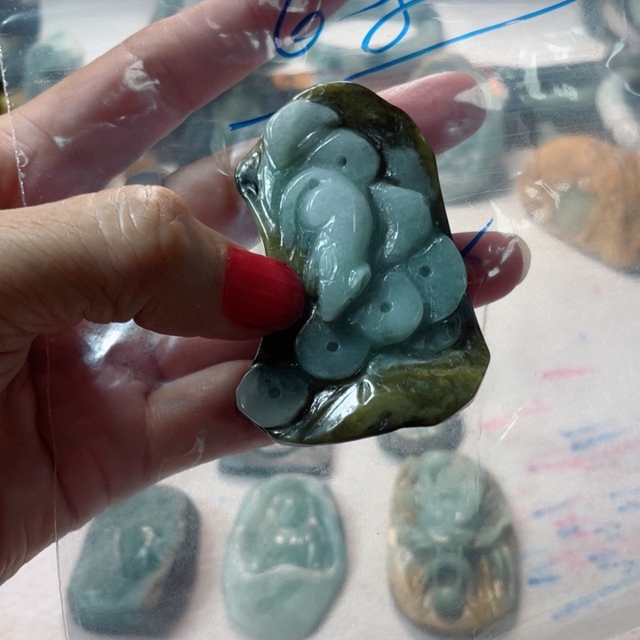 虎***未镶嵌定制翡翠毛货