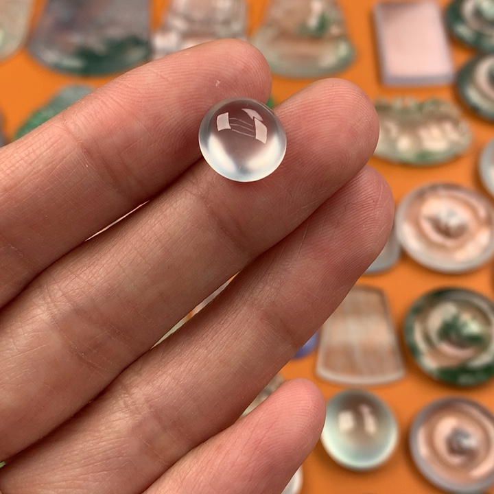 翡翠挂件未镶嵌…..