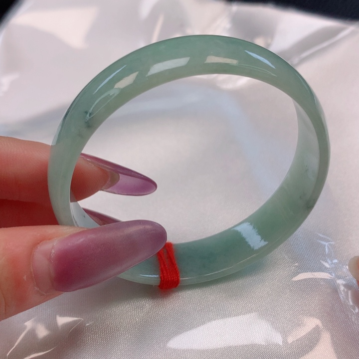 翡翠手镯未镶嵌50公主镯