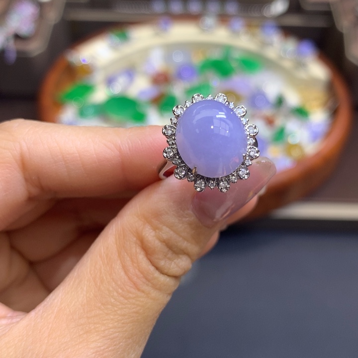 翡翠颈饰18K金镶嵌翡翠吊坠