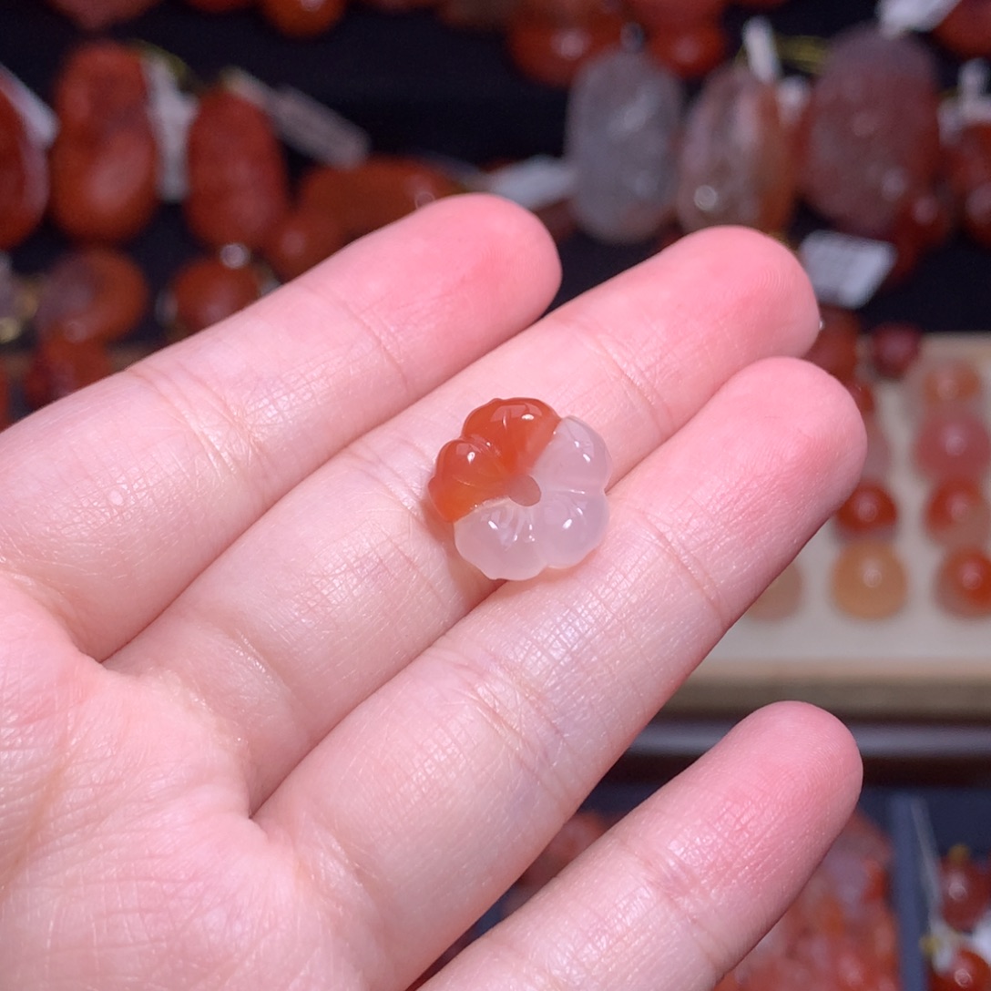 南红玛瑙未镶嵌珠宝半成品有钱花2