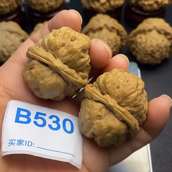 核桃蛙蛙3.8，肚子4.2，