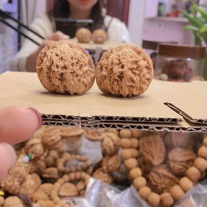 【闪购商品】文玩核桃把件38.5龙洞玉天残脚油