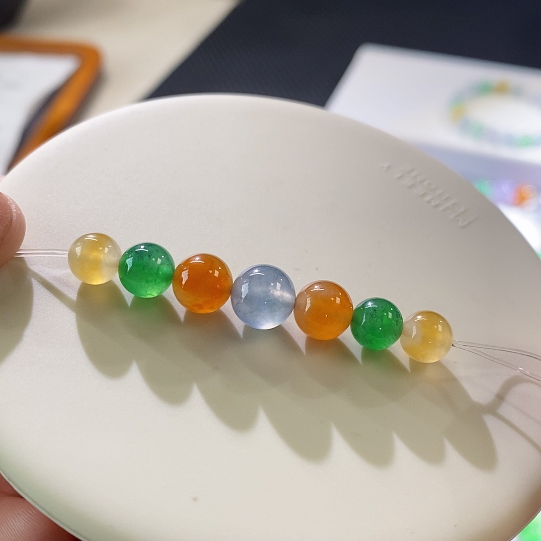 翡翠把件未镶嵌一手珠珠