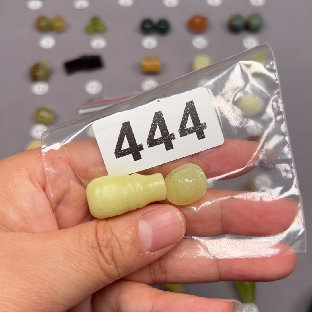 未镶嵌蛇纹石玉颈饰用****8微瑕不退不换