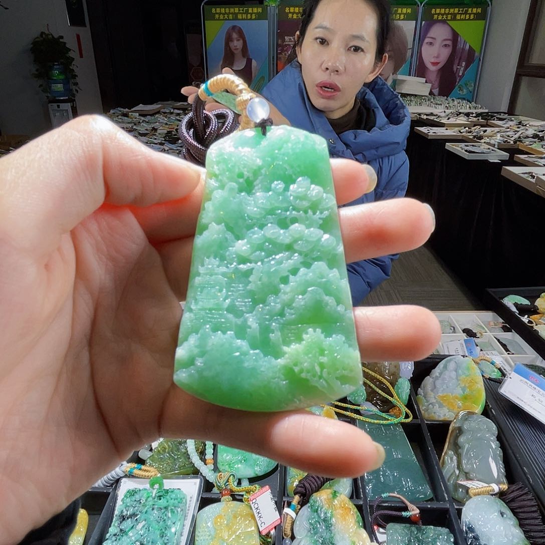 颈饰未镶嵌翡翠翡翠