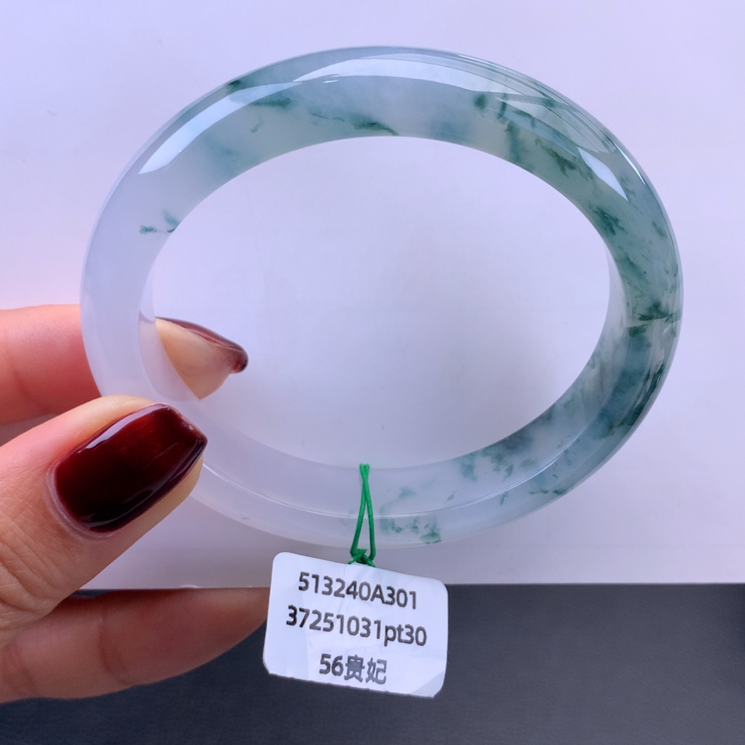 翡翠未镶嵌手镯白冰飘花贵妃手镯