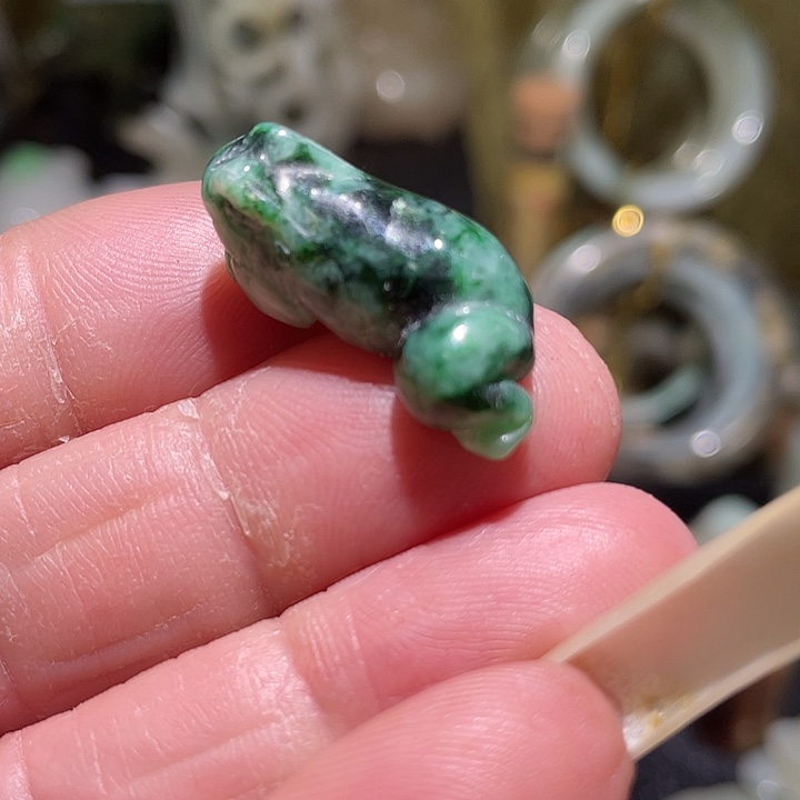 合***财翡翠未镶嵌颈饰挂件