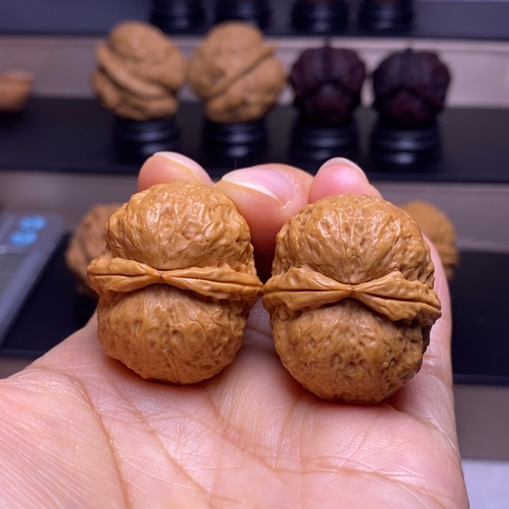 文玩核桃把件玉面鹦鹉50