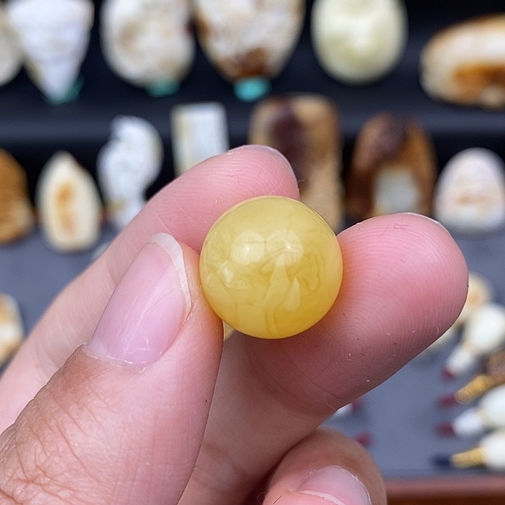 未镶嵌琥珀裸石14圆珠