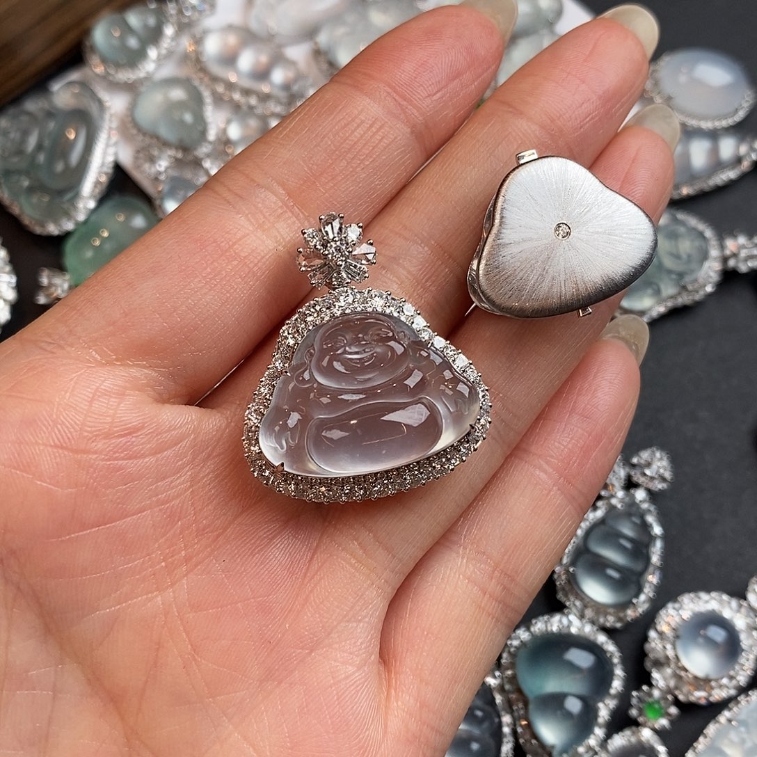 翡翠18K金镶嵌吊坠(赠链)