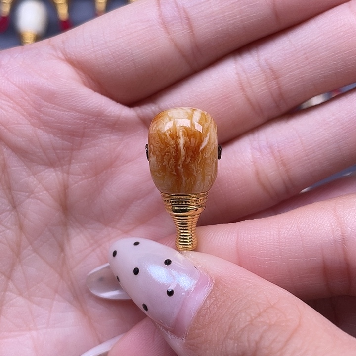 琥珀未镶嵌裸石11.5mm