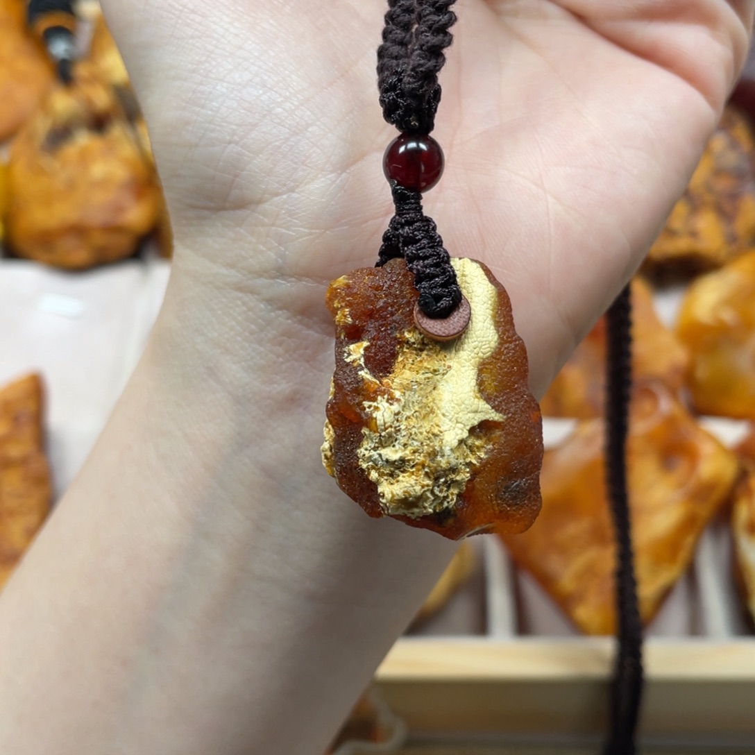 琥珀珠宝奇石未镶嵌