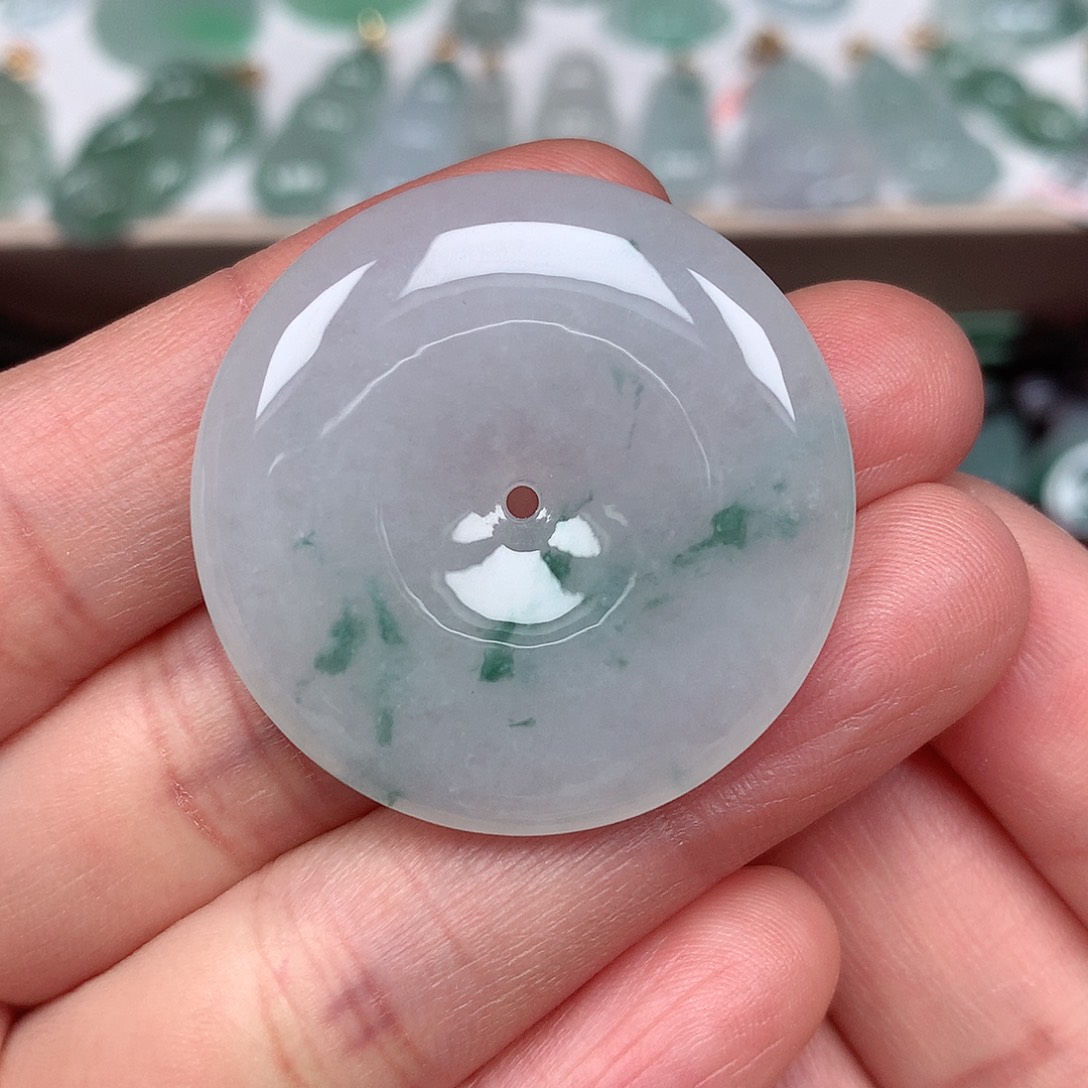 翡翠颈饰未镶嵌平安扣A