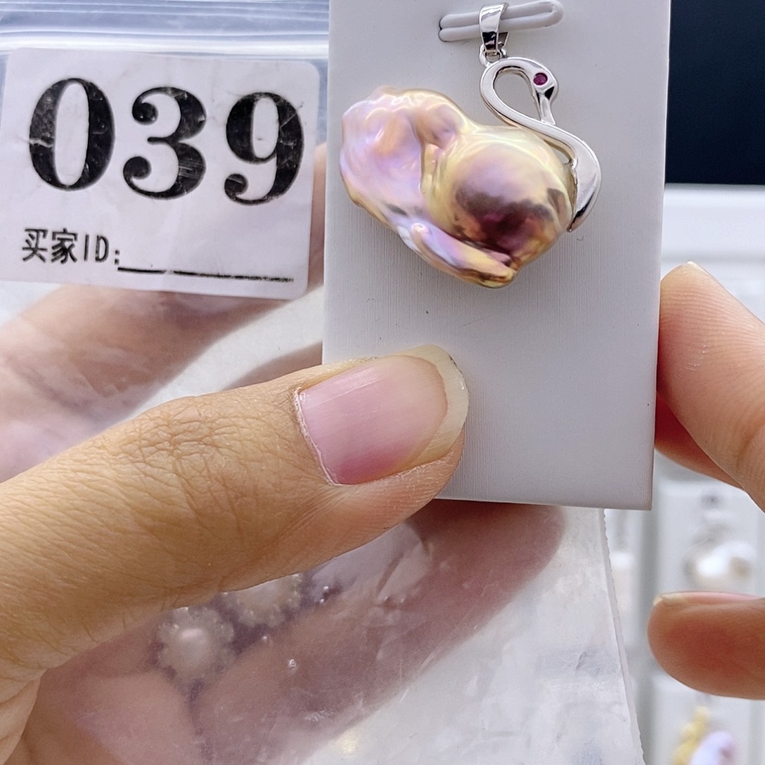 颈饰淡水珍珠钛钢