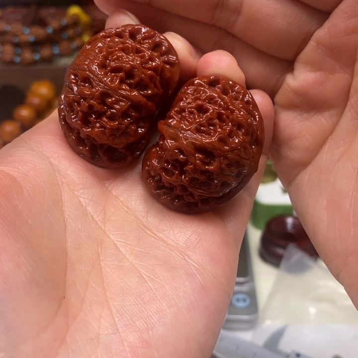 旺***头文玩核桃吊坠宫灯