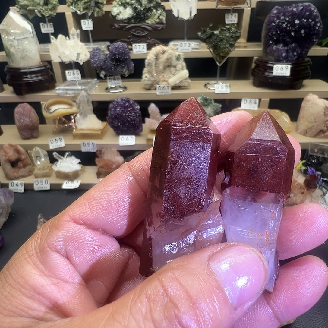 石材红水晶原石摆件