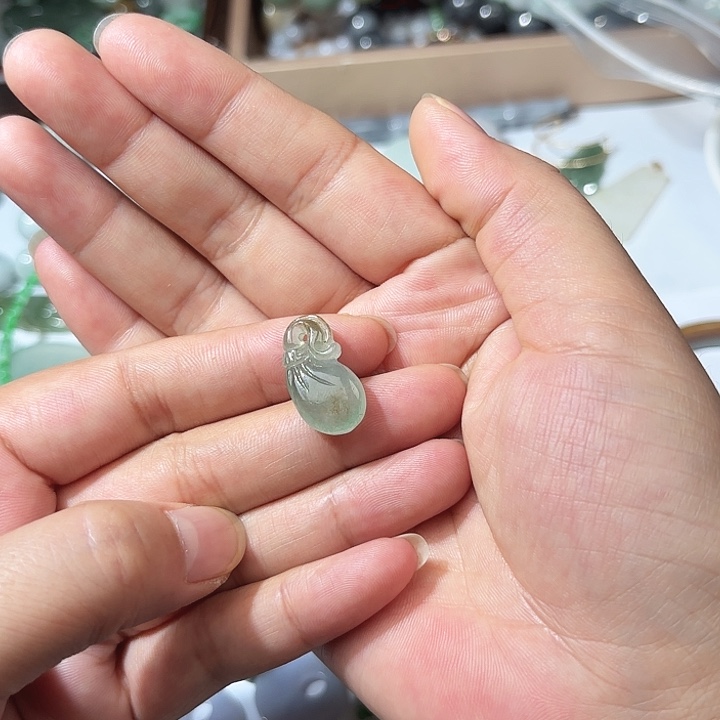 翡翠未镶嵌颈饰天然缅甸翡翠A货钱袋子