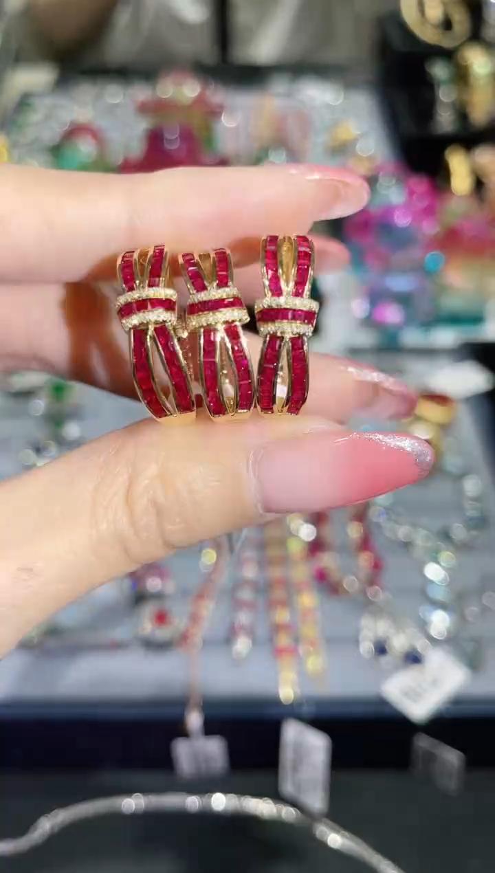 18K金镶嵌天然红宝石戒指排戒蝴蝶结款 多样性发其一